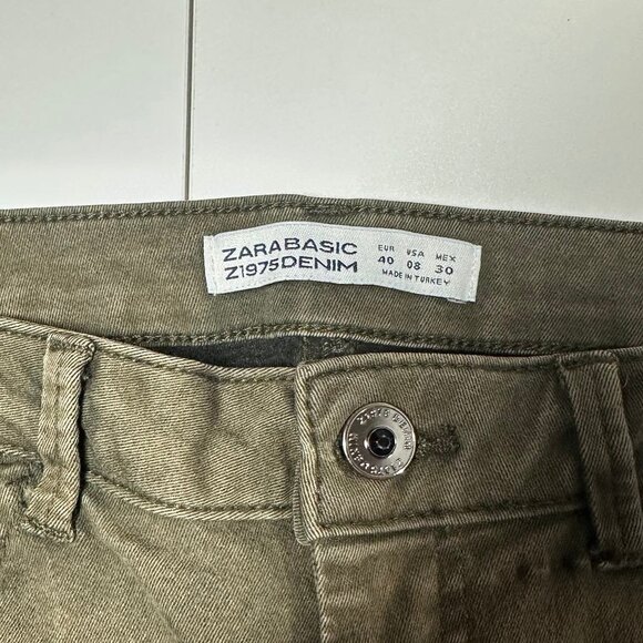 Zara Basic Z1975 Olive Green Skinny Ankle Jeans | Size 8 | Zip Pocket & Raw Hem - Picture 4 of 6